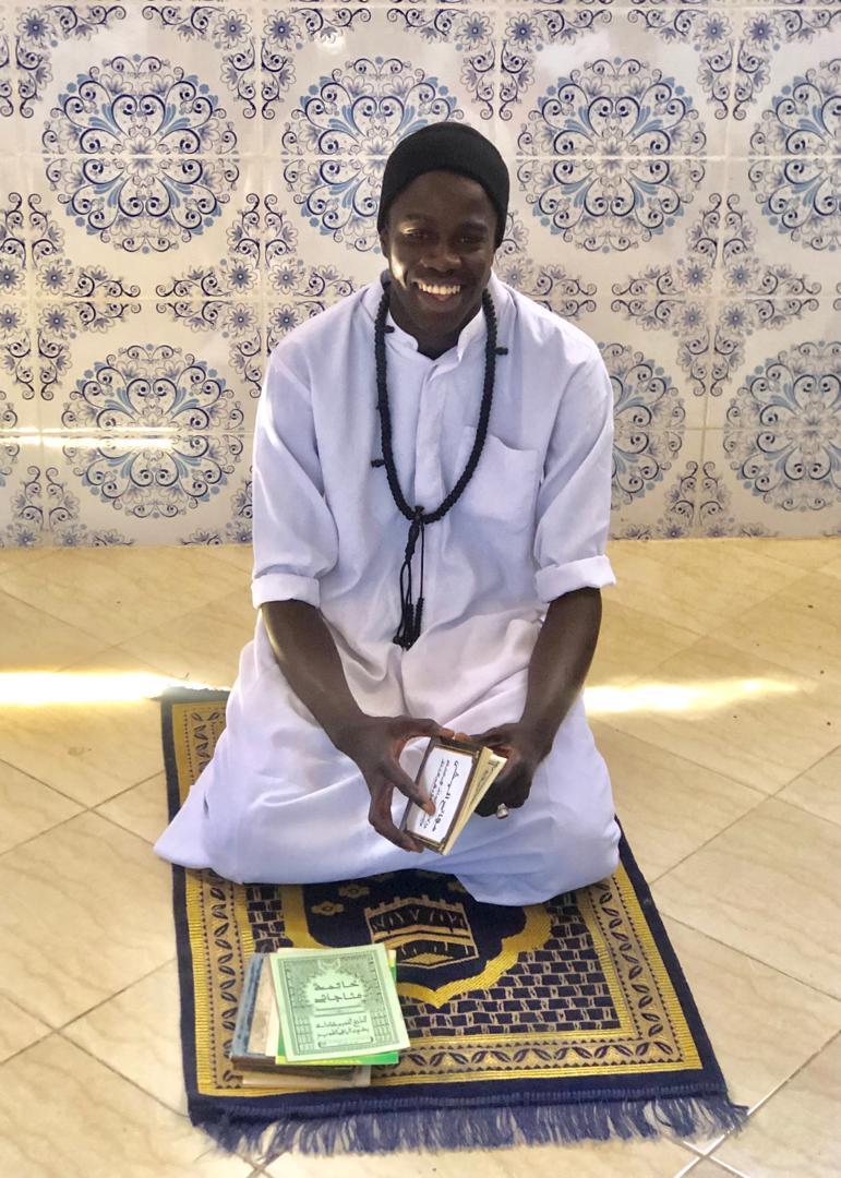 XadimN's tweet photo. Baye fall moy lou doyouk waar / mooy toudou tourou yallah bi bamouy xoti diawou dji di yengeul arrass ak koursiyou

Baye fall moy deufé dnigueul / di dioxé té kén douko laath / baye fall bou deugou té woor keur moy adianay firdawsi

#King_Mame_Kha👑👑
#Baye_Fall_Civilisé 👌👌 https://t.co/4uoZZS5G9M