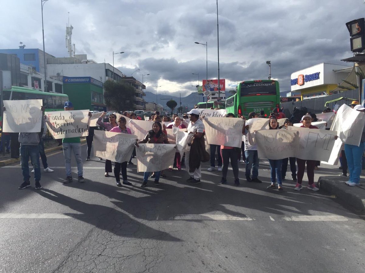 blascoluna's tweet photo. El Ecuador profundo le dice BASTA a este gobierno entreguista de Lenín Moreno, HOY se ha levantado en #ParoNacional en contra del entreguismo al FMI que nos está generando Miseria, Desempleo, Migración. únete Pueblo “únete a luchar contra este gobierno antipopular” @MashiRafael https://t.co/u2q04Af0Lp
