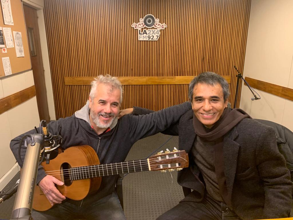 la2x4's tweet photo. YA en #ElArranque @luistarantino recibe la visita de #RobertoCalvo y #JuanVarela del #QuintetoVentarrón, presentan el disco "El desbande". Escuchalos en vivo por https://t.co/Sp1K6FWOOR https://t.co/1xUldHR0wk