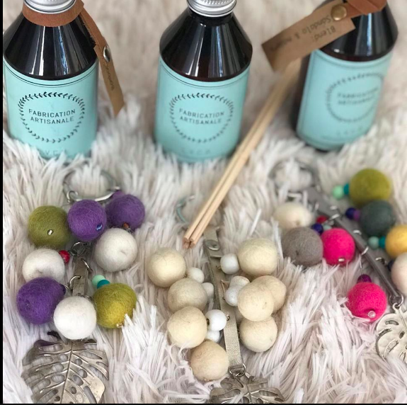 LVColorPompon's tweet photo. Promo día del amigo: jabón + llavero pañuelo $400
Sobre + llavero pompón $400
Difusor varillas + llavero dije =$400
Un regalo xa tu amigo y otro para vos 😃 https://t.co/QioqIjzU1D