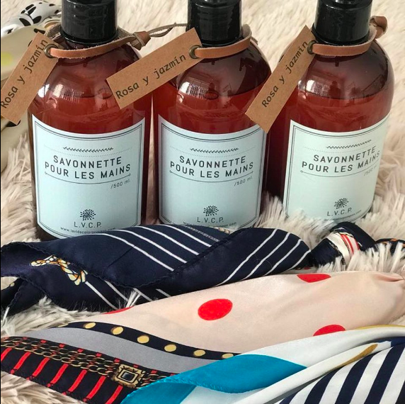 LVColorPompon's tweet photo. Promo día del amigo: jabón + llavero pañuelo $400
Sobre + llavero pompón $400
Difusor varillas + llavero dije =$400
Un regalo xa tu amigo y otro para vos 😃 https://t.co/QioqIjzU1D