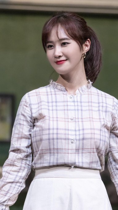 [PHOTO] 190615 Yuri - Musical Venue D_ms94MUwAENTuA?format=jpg&name=small