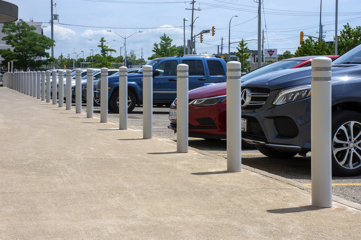 McCueCorp's tweet photo. Our #CrashCore Bollard is a triple threat - it looks good, it’s easy to install, and gives you peace of mind. Keeping people safe, one bollard at a time.

#ASTM #F3016 #Safety #Bollards #BollardsSaveLives https://t.co/ZfYtVBoxbG