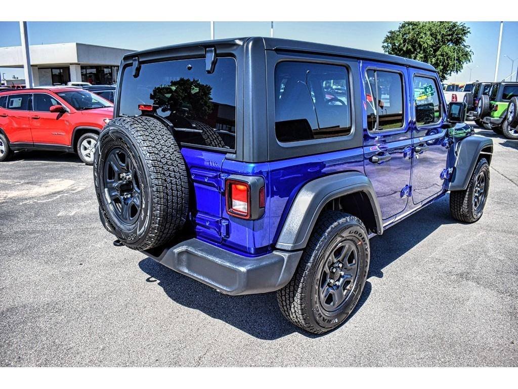 FrontierAuto's tweet image. Be on top of your game with our fantastic 2018 #JeepWrangler Unlimited Sport 4X4 SUV is bold and able-bodied in Ocean Blue Metallic! 😎
Make it yours today: bit.ly/2XNdhhf
