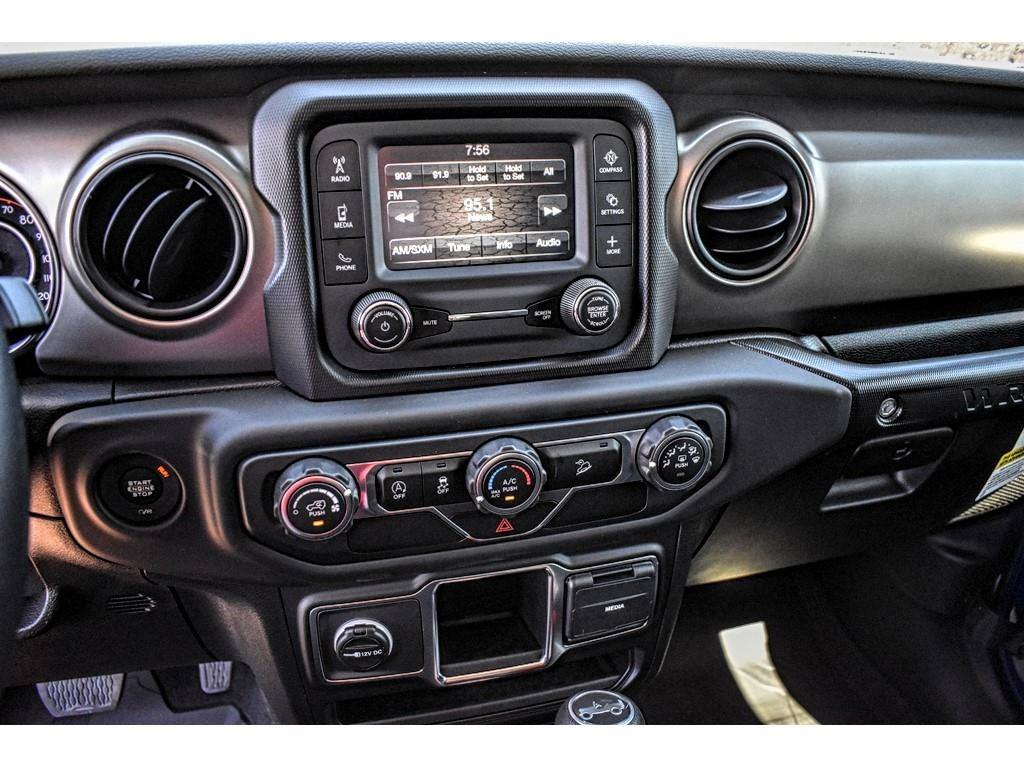 FrontierAuto's tweet image. Be on top of your game with our fantastic 2018 #JeepWrangler Unlimited Sport 4X4 SUV is bold and able-bodied in Ocean Blue Metallic! 😎
Make it yours today: bit.ly/2XNdhhf