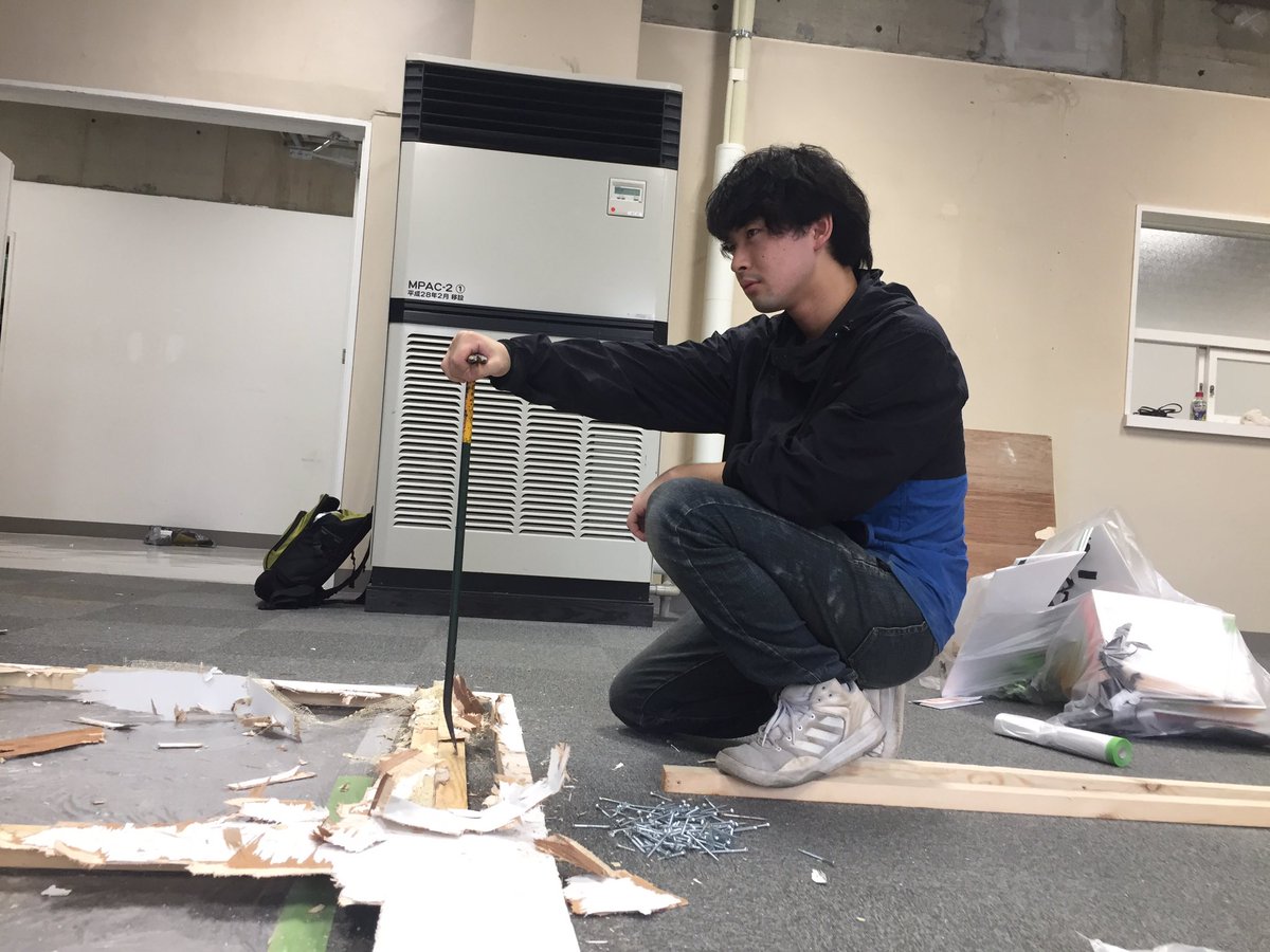 f1k2h0r2's tweet photo. #OPEN_STUDIO 無事終了しました。来場者の皆様どうもありがとうございました。M1は鬼の特別演習を終え、各研究室に分かれます。福原は佐藤雅彦研究室にて修行の日々を送る予定です。夏の藝祭、冬のMEDIA PRACTICEと展示は続くので引き続きよろしくお願いします。それでは、また明日。 https://t.co/Ysl1HUMJPh