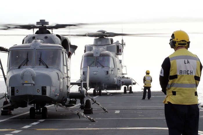RNASCuldrose's tweet photo. 55 of our sailors from 1700 Naval Air Squadron @RNASCuldrose have spent the last two months in the Baltic Sea keeping the helicopters flying. Busy handlers dealt with 401 deck landings @RFALymeBay @RFAArgus @RoyalNavy Operation #balticprotector https://t.co/WZus0YFDkE