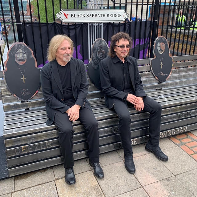 tonyiommi's tweet photo. HAPPY BIRTHDAY GEEZER!!

You’ve now joined Bill, Ozzy and myself in the elite 70s club! Have a fantastic birthday.  🤘🤘

@geezerbutler https://t.co/hSMF1i2WU9