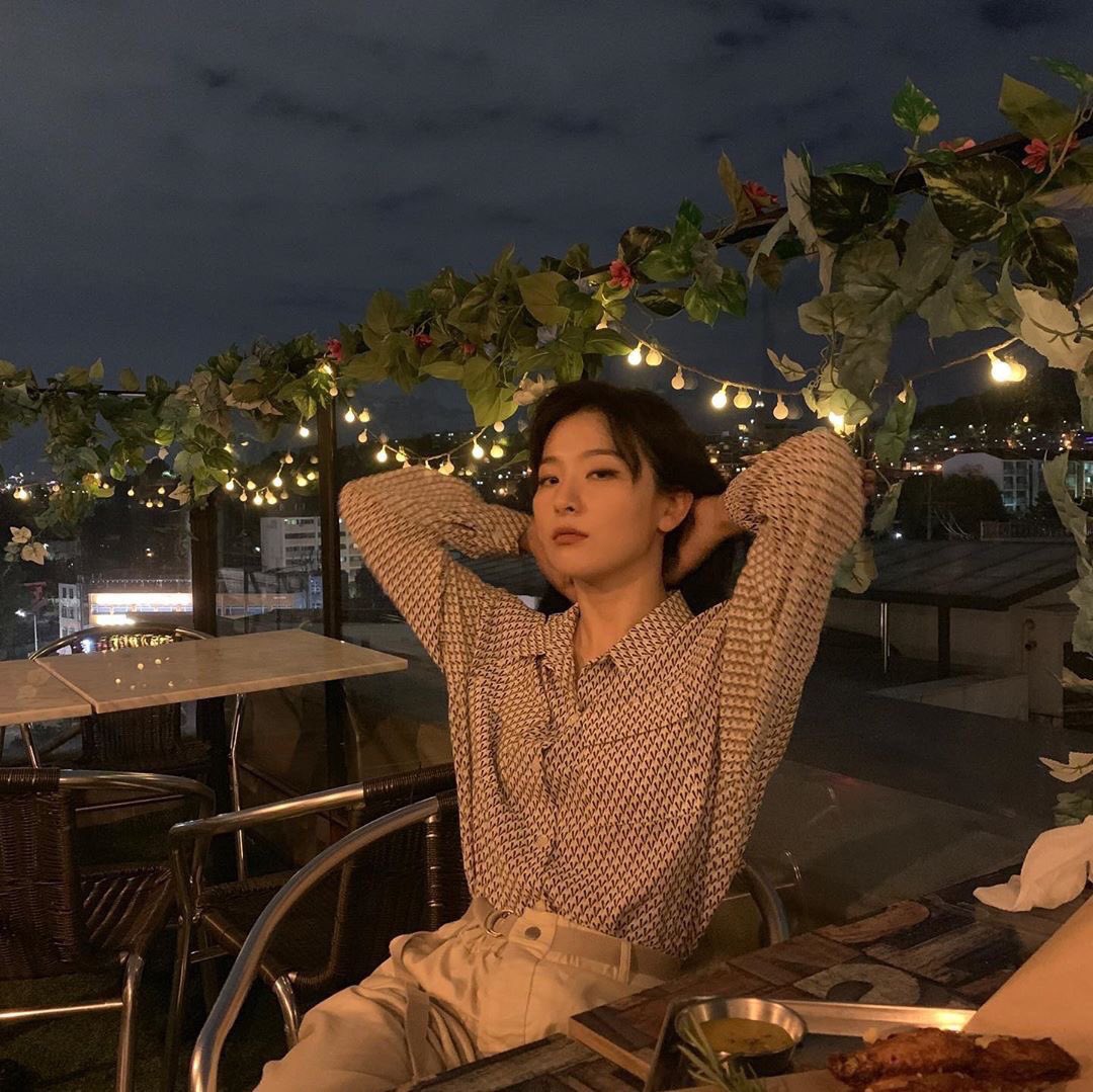 wenseulie's tweet photo. no one:

seulgi: haha how about you come sit on my lap https://t.co/78EKy9OFhB