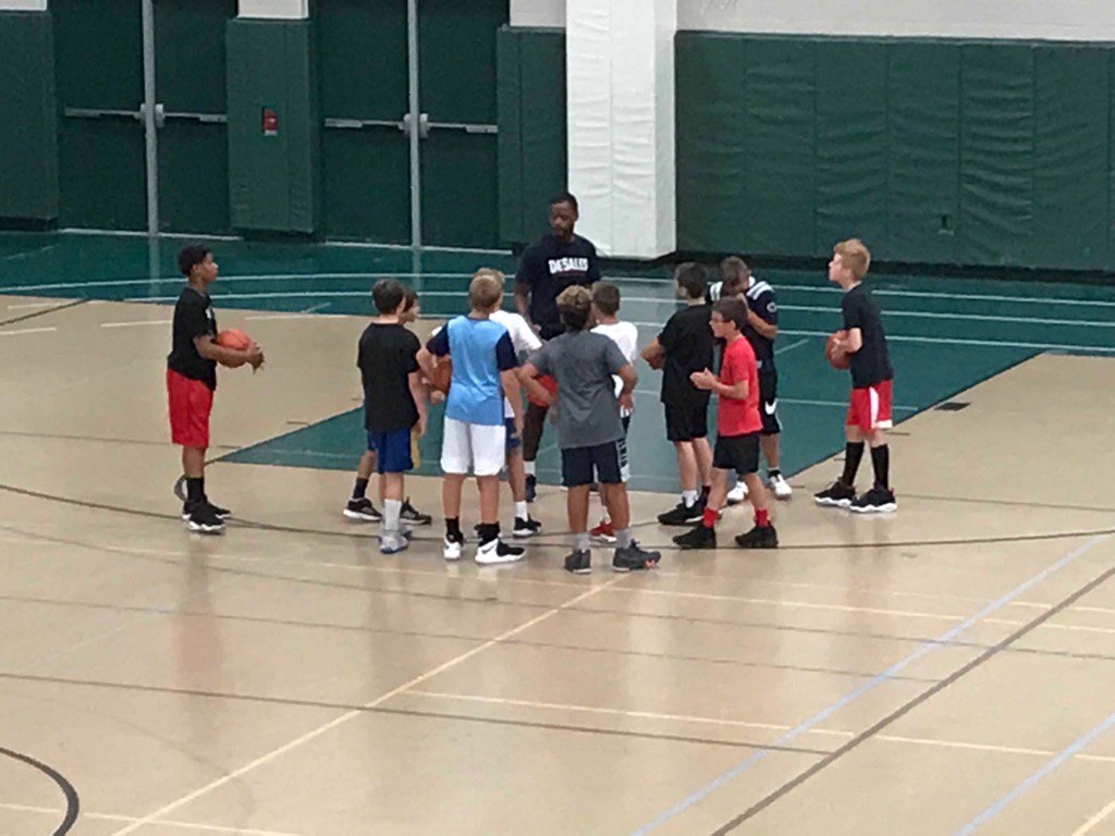 CoachScottCoval's tweet image. Coach Darnell Braswell - 2 time All American - instructs a group at our Shooting Camp. #LearnToShoot