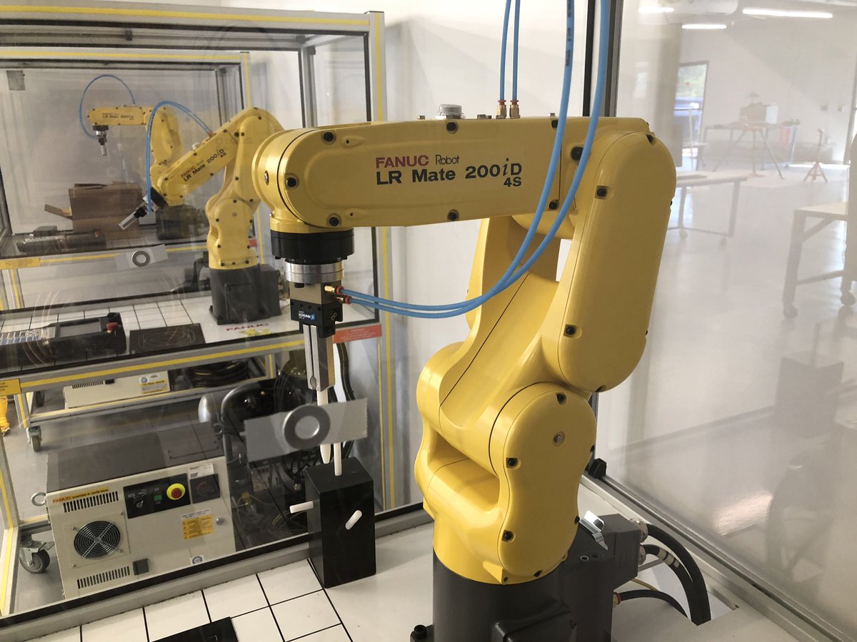 MrDeMars_OAOC's tweet photo. ONC BOCES Mechatronics/Robotics program is taking shape and ready to train the next generation of workforce professionals this fall!!! #oncboces #mechatronics #robotics #CareerOpportunity https://t.co/auaUjdiMfV