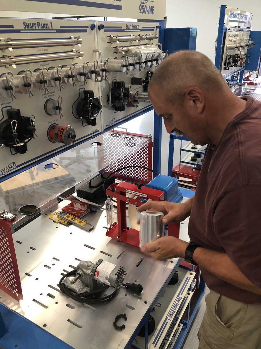 MrDeMars_OAOC's tweet photo. ONC BOCES Mechatronics/Robotics program is taking shape and ready to train the next generation of workforce professionals this fall!!! #oncboces #mechatronics #robotics #CareerOpportunity https://t.co/auaUjdiMfV