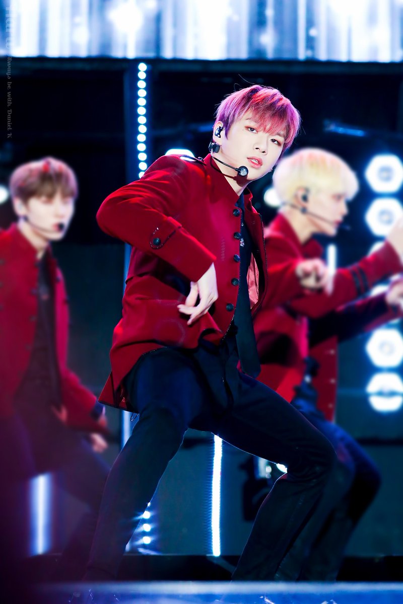 idolinred's tweet photo. solo ; daniel https://t.co/oF99yaPQyh
