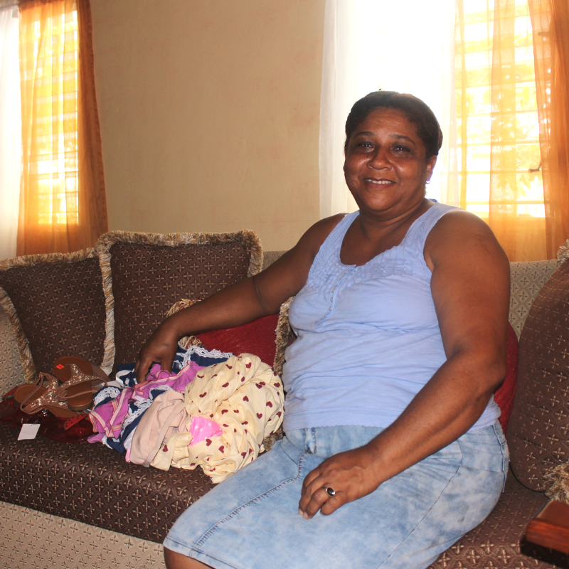 Dina received cancer testing, and no longer lives in a house of wood. Her house is now made of concrete. Let's celebrate Dina's transformation!
*
#Esperanza #MoreThanALoan #HouseLoan #Microfinance
