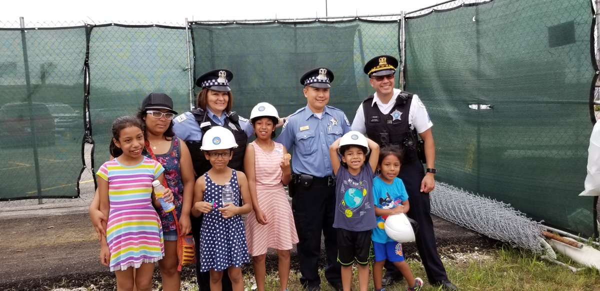 cpd25thdco's tweet photo. Ground was broken for the Cook Co. Health Clinic at the former Hanson Park Field house.   Commander Escamilla and District Coordination Officers met with residents and staff.  We look forward to working with them in the future.  This will be a tremendous asset for our community. https://t.co/Oe32dwUI2s