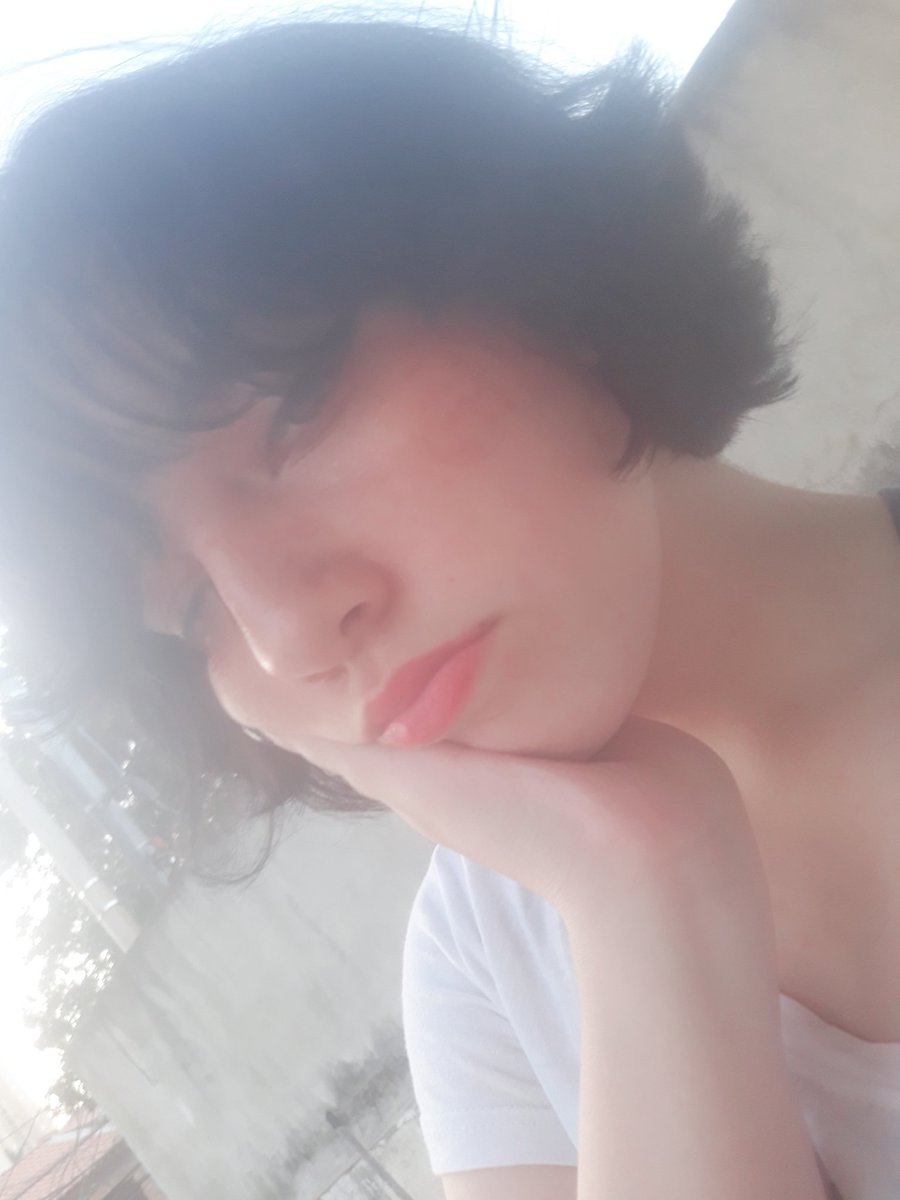 gabbeskim1's tweet photo. @nctloading eu e meus 12 anos https://t.co/bDkqTLtfAn