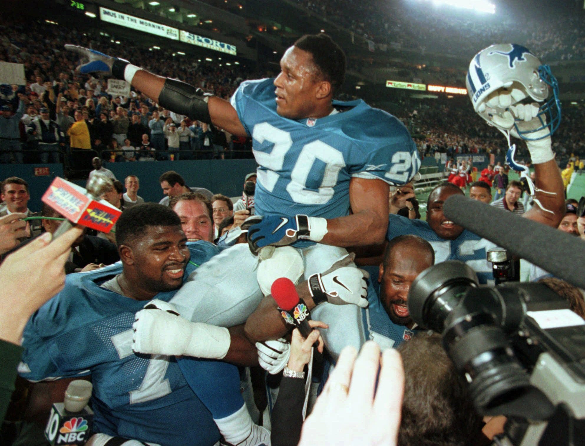 UG: Happy birthday Barry Sanders  