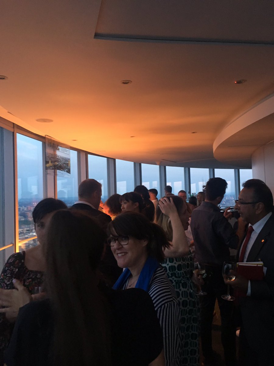 Rise_WIB's tweet photo. Fabulous views and fantastic company at our 5G event. Thank you all for joining is &amp; thanks to @bttowerlondon for hosting. It’s been an incredible evening! #risemeetups #rise5G 👏❤️🌇 https://t.co/TKabGXjRu6