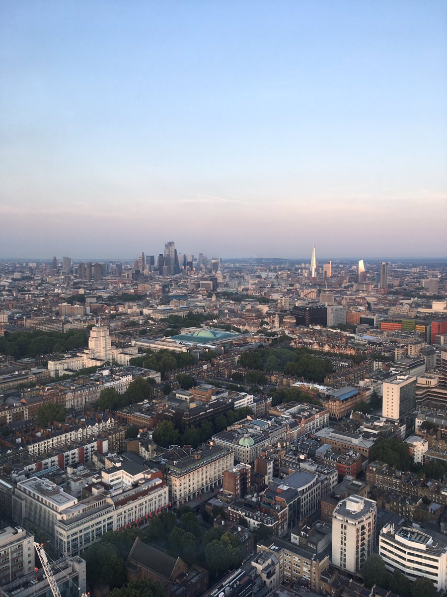 Rise_WIB's tweet photo. Fabulous views and fantastic company at our 5G event. Thank you all for joining is &amp; thanks to @bttowerlondon for hosting. It’s been an incredible evening! #risemeetups #rise5G 👏❤️🌇 https://t.co/TKabGXjRu6