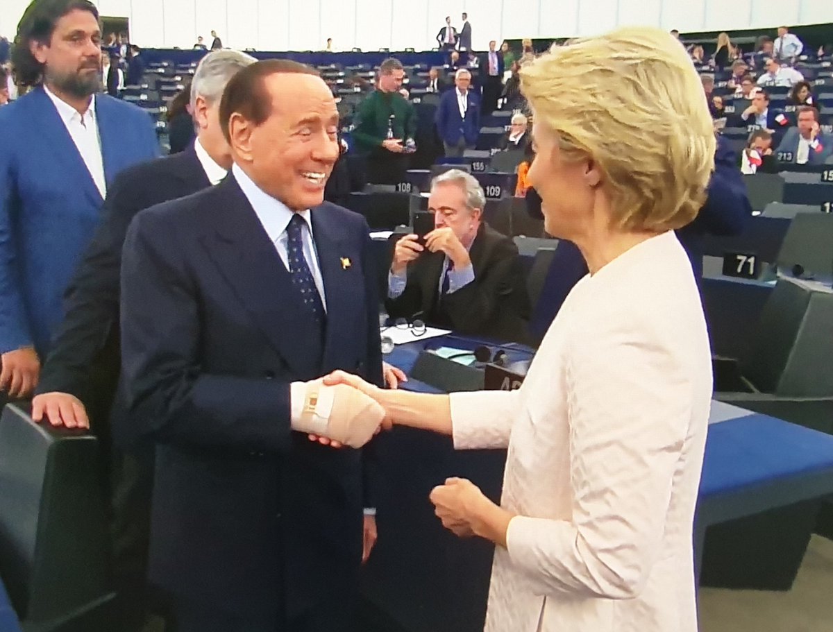Lo spiegate voi all'elettorato del #M5S che grazie ai loro voti la signora  #vonderLeyen amica di #Berlusconi, #Sassoli, #Merkel e #Macron è la nuova Presidente della Commissione? #Germania e #Francia ancora più forti, grazie ai grillini!!! Braaaviiii!!!  #MatteoStaccaLaSpina