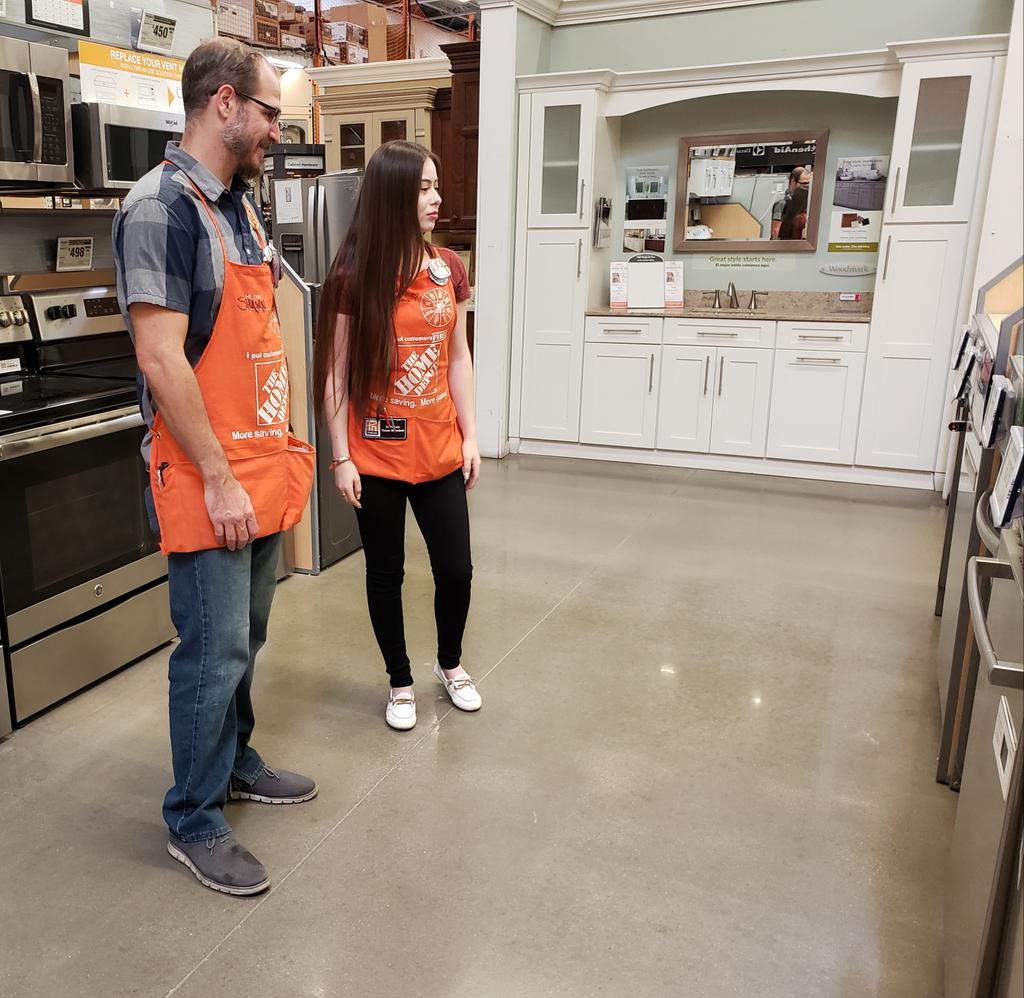 DS Shawn having great interactions with role plays for dishwashers.  Teaching FIRST, credit, and HDPP. Making sure we educate customers on delivery processes.  #HD0486ElCon #D60strongandproud <a href="/NeriWilliams/">Neri Williams</a> <a href="/SusanT42880527/">Susan T</a> <a href="/Alana95540851/">Alana</a> @depotfan1 and Riley.