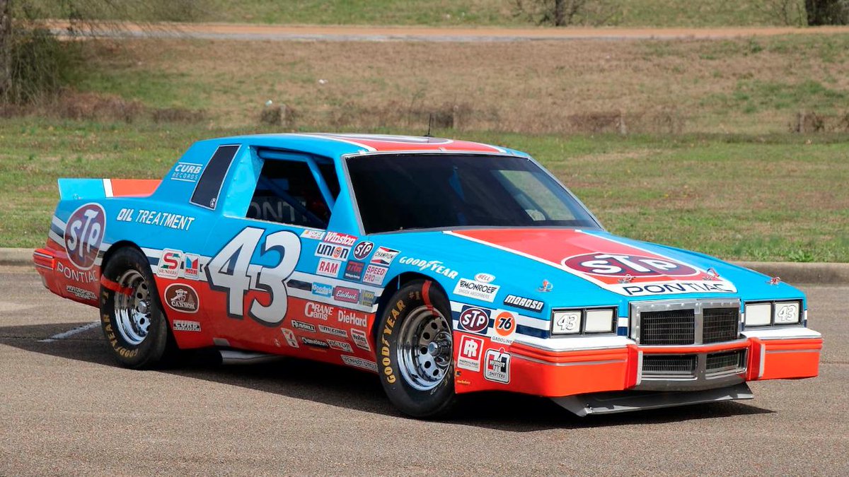 Mecum Auctions tweet media