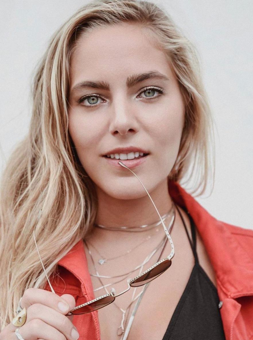 #mood || when you realize you’ve still got 3 more days til the weekend 💋