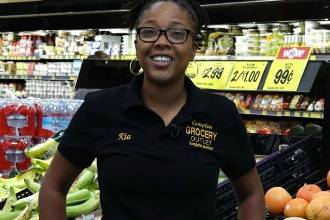 Protect her at all costs! Kia Patterson opens Compton’s first black-owned grocery store 👏🏽👏🏾👏🏿 bit.ly/2EPnhlO