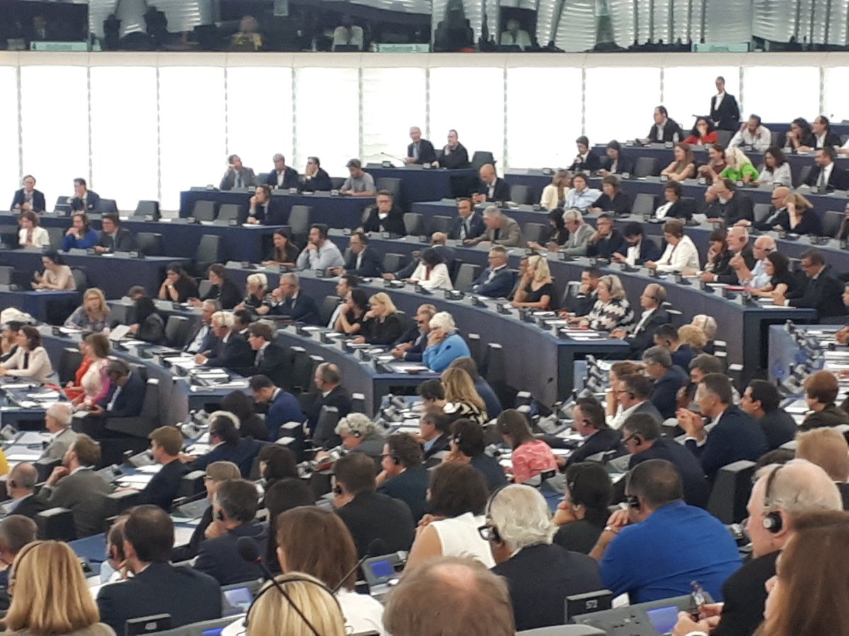 MarianneVind's tweet photo. WOW Fru @SchaldemoseMEP er netop udpeget som stemmetæller til aftenens afstemning om Kommisionsformand. Bliver det Ursula von der Leyen? Eller skal Rådet i den næste måned finde en ny? Christel ved det før os andre. Spændende aften i vente  #eupol #eudk #dkpol https://t.co/mWE1HXoExC