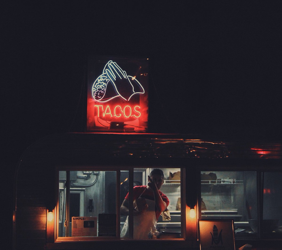 HungerCurbed's tweet image. Tacos are important all the time, but especially on Tuesdays 🌮 Who's your favorite taco truck?

#tacotuesday #tacos #foodtruck #tacotruck #foodonthemove #mobilefood #foodcart #hungercurbed
