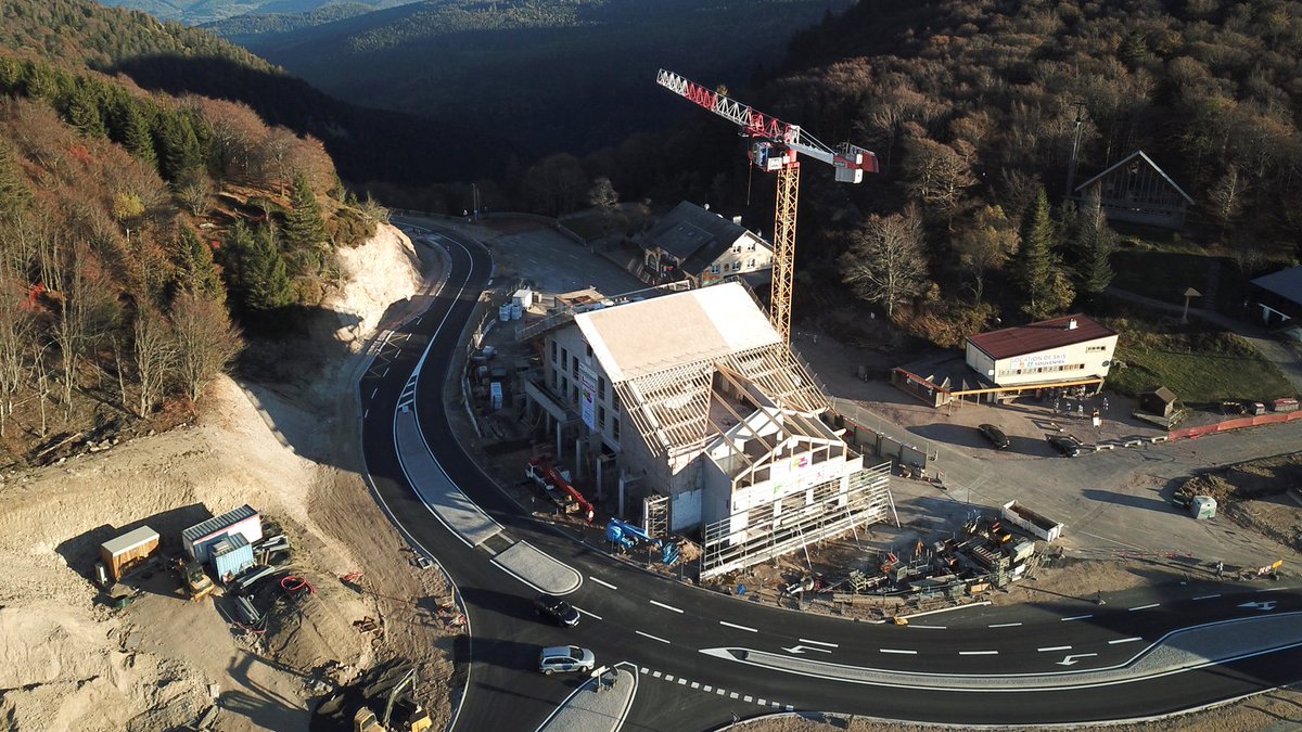 Prefet68's tweet photo. [#Vosges]
Visite par @prefet68 du chantier des travaux d’aménagement du col de la Schlucht.
▶️ Requalification complète du site
Un projet d'envergure piloté par le conseil départemental des Vosges en partenariat avec le @hautrhin , @regiongrandest , L’État et l’Europe https://t.co/vwtobZfIjz