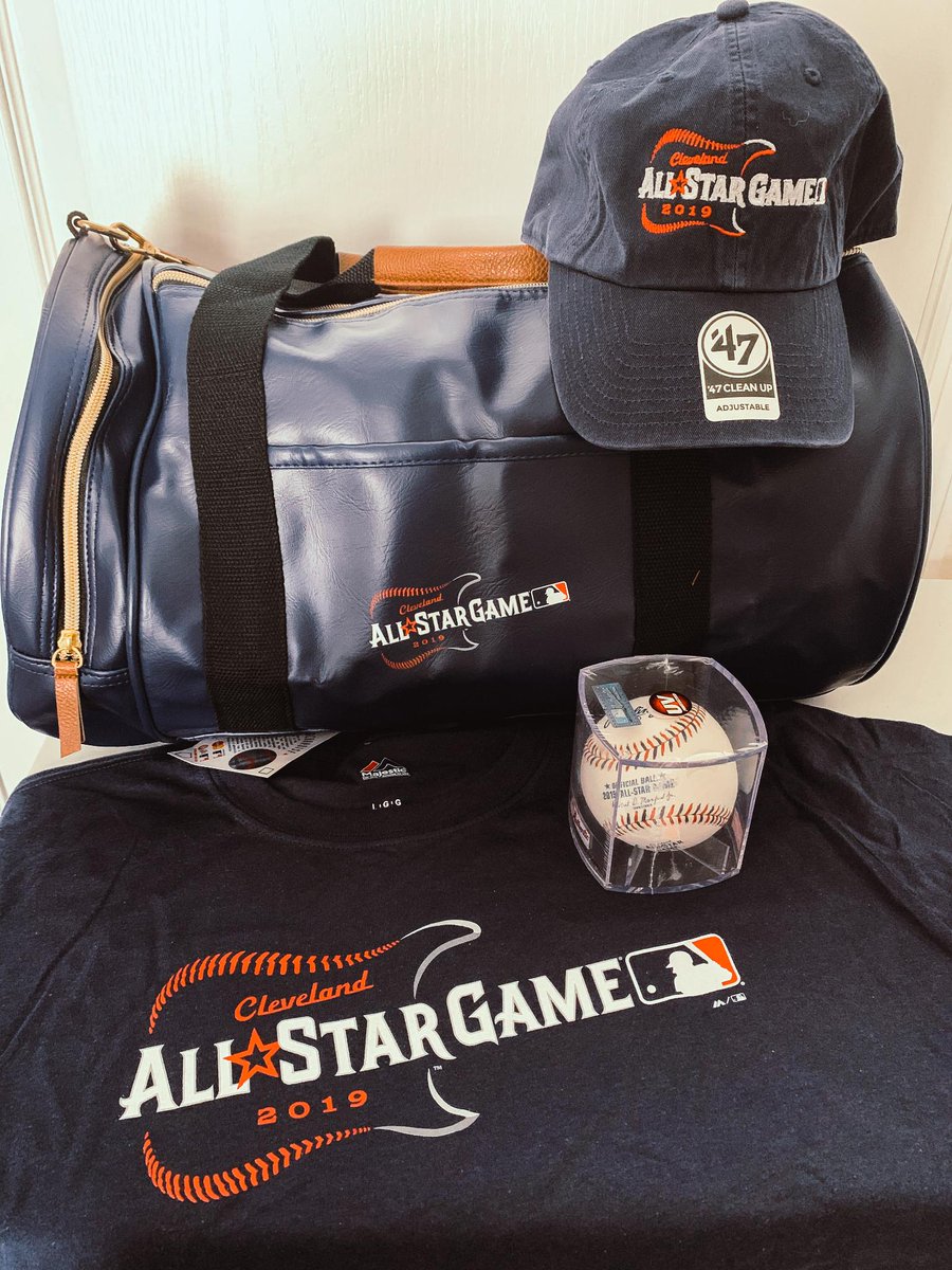 mlbespanol's tweet photo. Una semana después del #AllStarGame tenemos estos artículos que pueden ser tuyos. Si quieres participar, haz RT a esta publicación y dinos cuál fue tu momento favorito del Juego de Estrellas. 🎁 #LasMayores https://t.co/mdcqy6YEkx