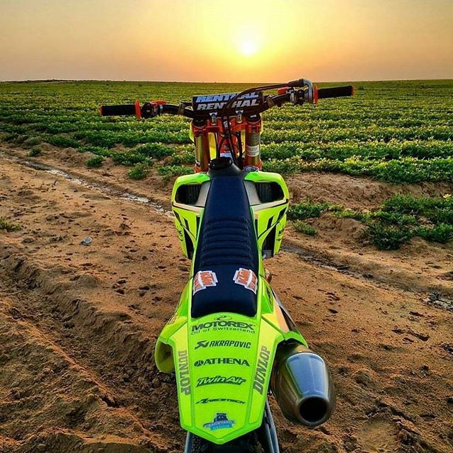 ijustwant2ride's tweet photo. Reposting @xclusive.bikes:
The pic
#supermoto #ktm #bikelife #aprilia #husqvarna #tm #yamaha #2stroke #4stroke #125cc #supermofools #enduro #querly #motorcycle #bikelife #motocross #wheelie #mototweaker #mototuningcrew #honda #suzuki #moto #motolife #dirtbike #supermotard https://t.co/vosyVNy7FR