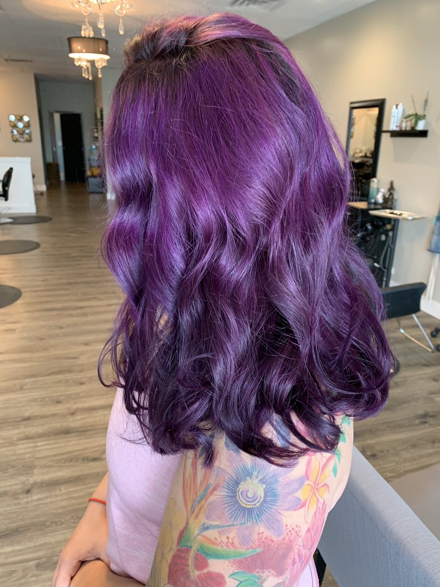 alexpaintshair's tweet photo. 🎆🔮 Eye Poppin Purple 🔮🎆
.
.
#jackwinnprocolor #pulpriot #framar #oliviagardenintbrushes #verbproducts #purplehair #vividhair #mermaidhair #denverstylist #westministerstylist #broomfieldstylist #alexisnbeauty https://t.co/uguWpDvBof