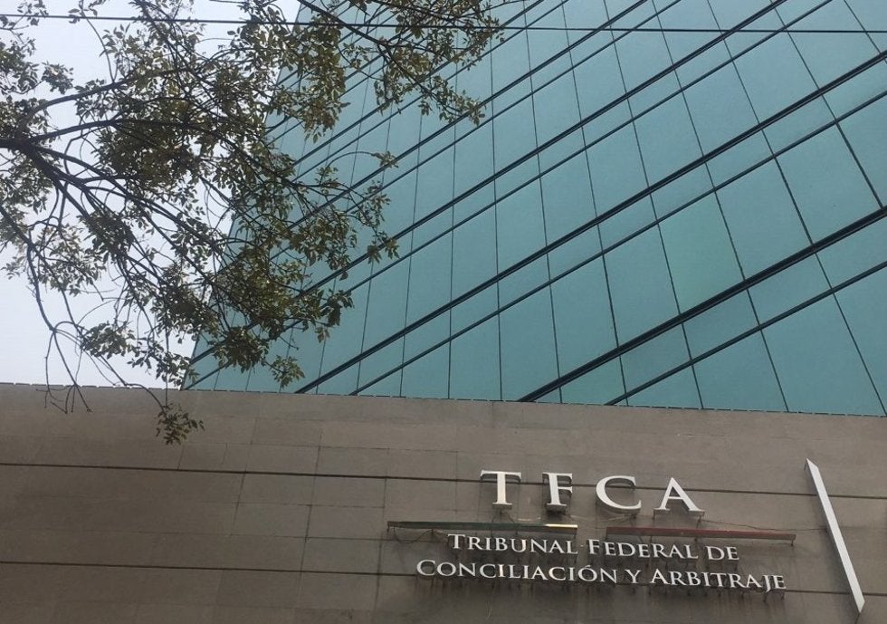 SonoraLaboral's tweet photo. -Presentan amicus curiae en contra de amparos por reforma laboral
-Tribunal Fed de Conciliación y Arbitraje concretó cese de cientos de funcionarios.
-Al menos 420 trabajos se pierden al día
-Los 5 peores movimientos que puedes realizar en la búsqueda de empleo https://t.co/3tyQJNDfSn