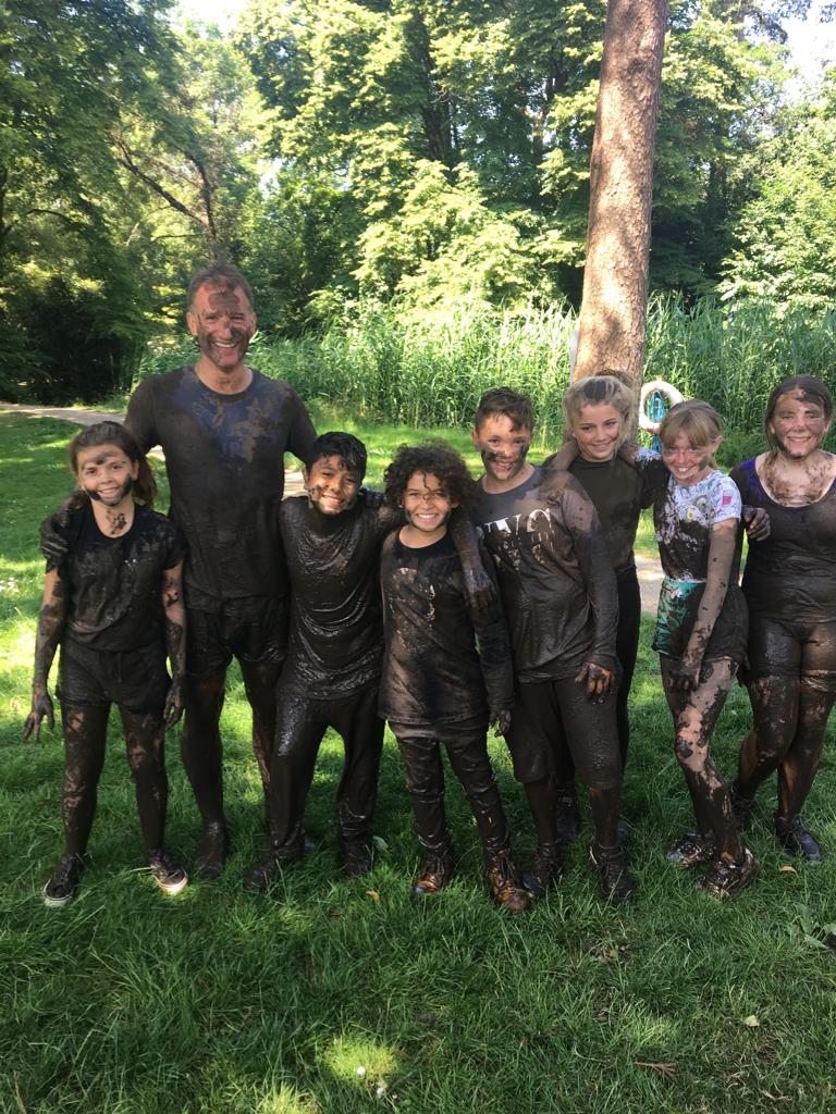 TheGrangeDorset's tweet photo. The mud continues.. Team Johnson vs. Team Bruchez 😁 #HookeCourt #mudtrail #year7arethebest https://t.co/herGiEPhOg