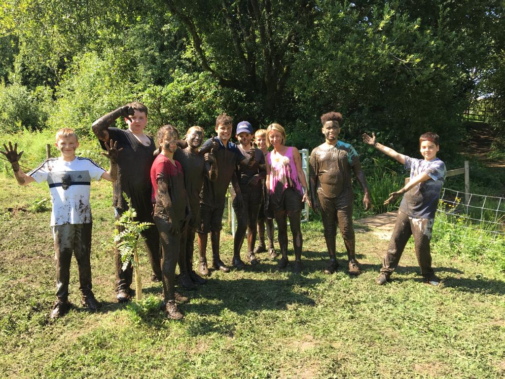 TheGrangeDorset's tweet photo. The mud continues.. Team Johnson vs. Team Bruchez 😁 #HookeCourt #mudtrail #year7arethebest https://t.co/herGiEPhOg