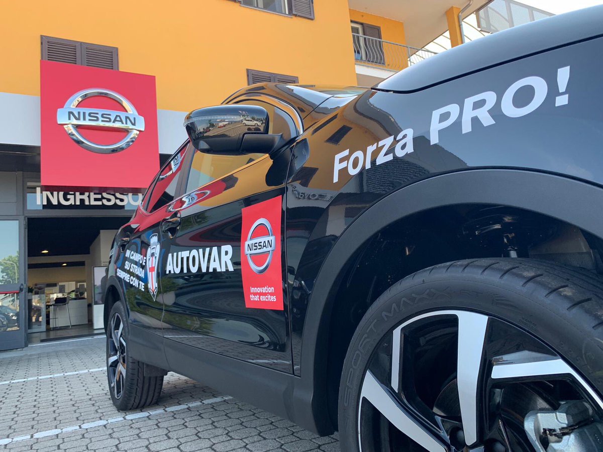 ProVercelli1892's tweet photo. La nuova stagione si avvicina ed anche per quest'anno scenderemo in campo affianco alla F.C. Pro Vercelli 1892 β½οΈπ₯
supportandola fornendo in dotazione il nostro super #NissanQasqhai ππ #ForzaPro π¦π¦
#Autovar ππ https://t.co/VssK6Xaxnm