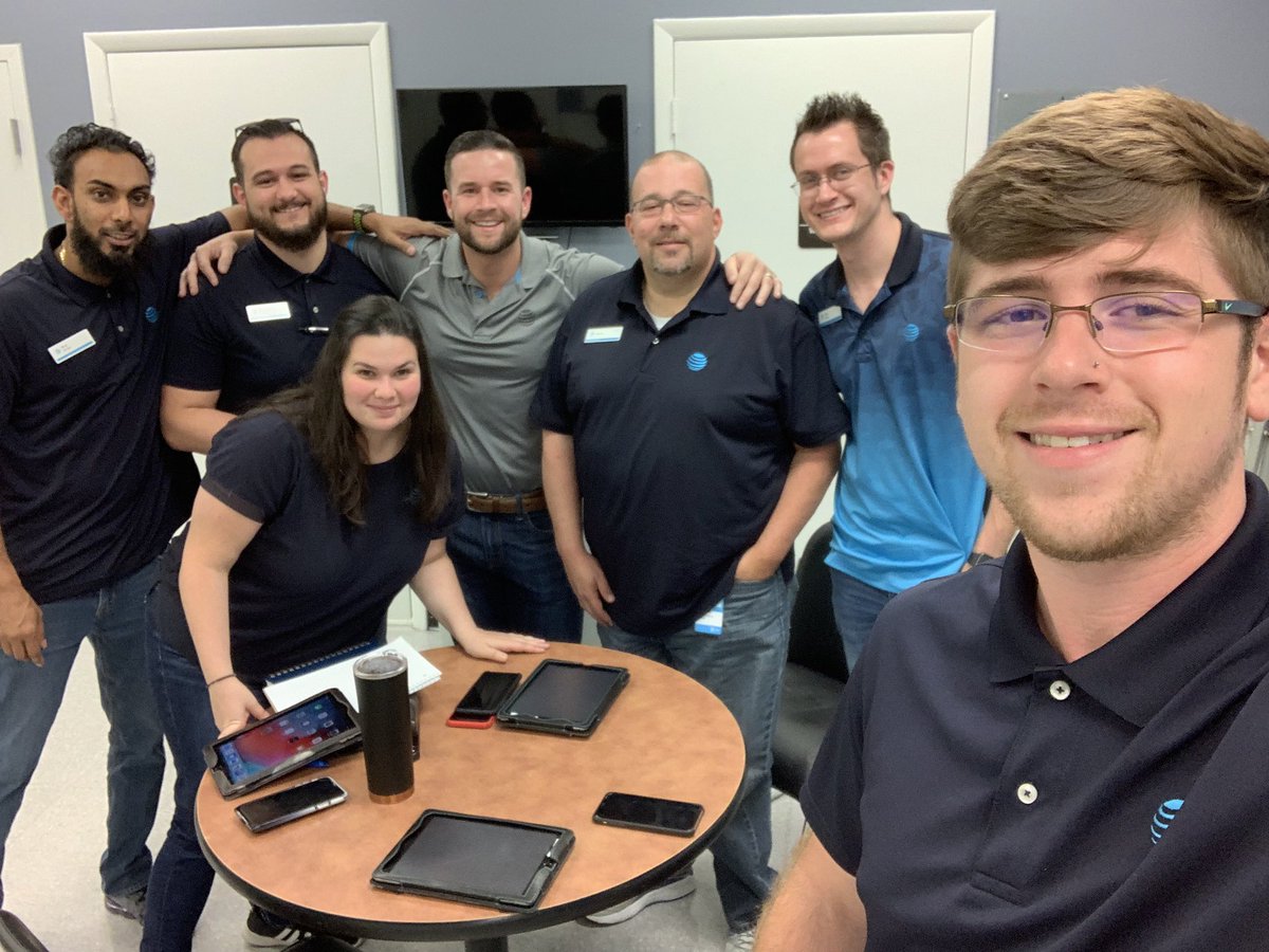 StevenKnott14's tweet photo. Getting them Leads! #CWG #BizBlitz #OneFLA #1FLA @CopelandJKyle @ATTColonnade @ATTSmallBiz @jrluna11 https://t.co/CowCVzTW1y