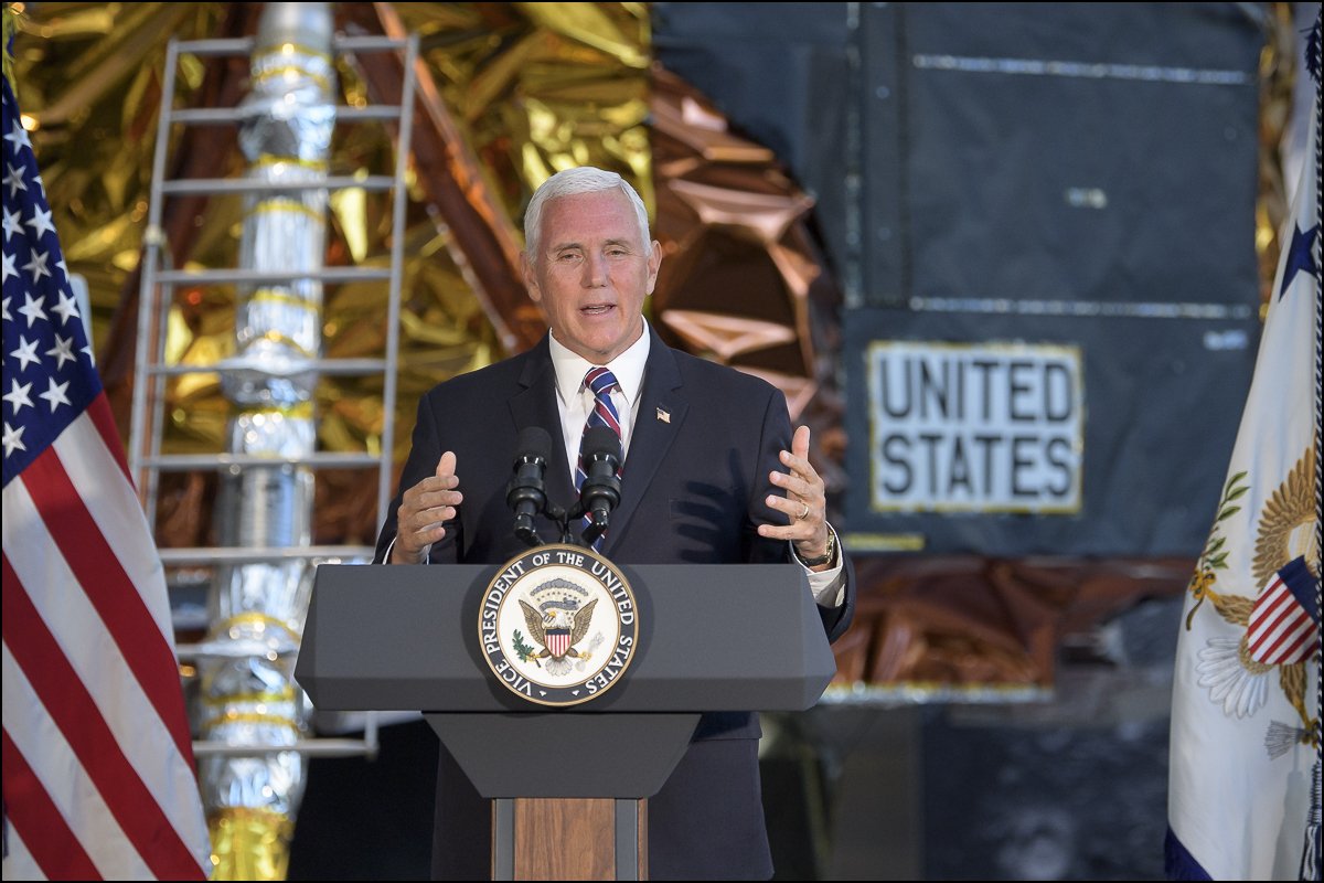nasahqphoto's tweet photo. 🙌 After 13 years off display, Neil Armstrong's spacesuit is back on view @airandspace, just in time for the 50th anniversary of #Apollo11! Photos from today's event with @VP Mike Pence, @JimBridenstine, @EllenStofan along with Neil's son Rick Armstrong: https://t.co/6c3lhIjCfD https://t.co/I92JtqCp28