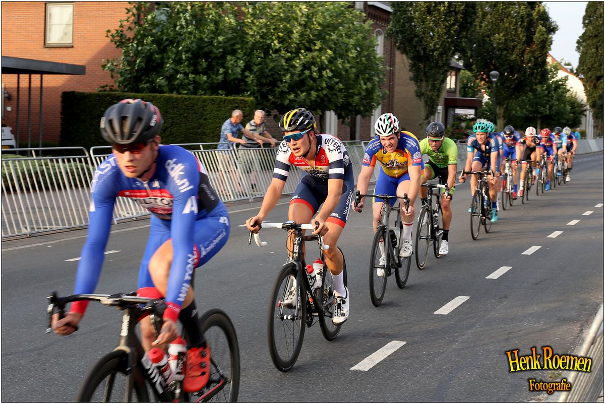 Over 2,5 week is het dan zover...alweer de 7e editie van <a href="/TourDoospel/">Global Food Group - Tour d'Oospel</a>. Zo staat er ook weer het KNWU Criterium op het programma voor Elite / Beloften. <a href="/LuucBugter/">Luuc Bugter</a> <a href="/RensteStroet/">Rens te Stroet</a> <a href="/koosjeroen/">Koos</a> <a href="/basspaak/">Bas Peters</a> weer van de partij op 3 augustus in Ospel?!!