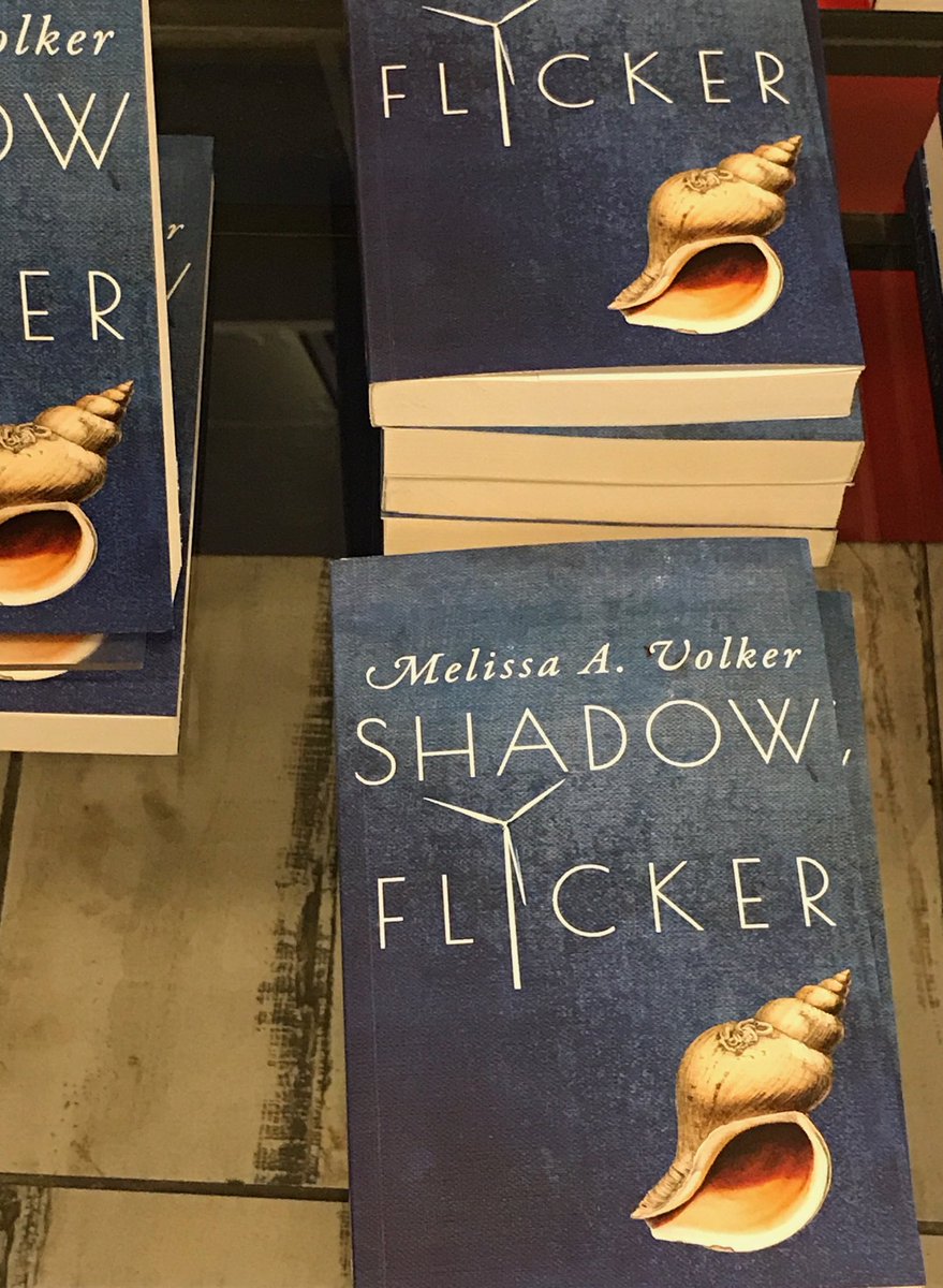 debbieflorence's tweet image. Tonight at the wonderful Book Lounge 📚📚
⁦@KarinaMSzczurek⁩ with @MissyAnnV at the #book launch of #ShadowFlicker, published by ⁦@KaravanPress⁩ 
Congratulations 🍾💕❤️📚