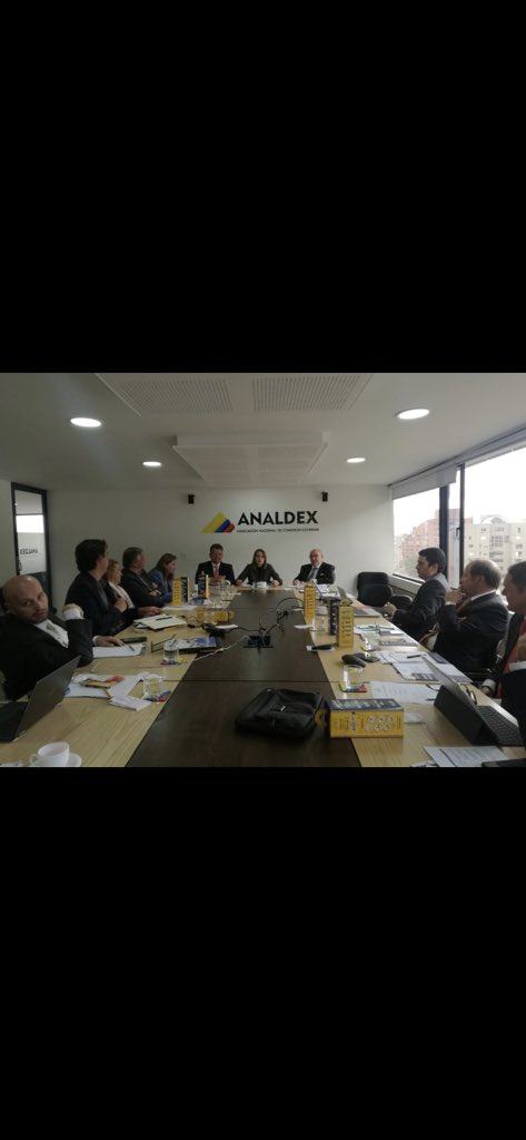 javierDiazMo's tweet photo. En este momento en la Junta Directiva de @AnaldexColombia con la Directora de la  agencia  @ITRC, defiendo colaboración contra la corrupcion https://t.co/KebEdSiKK3