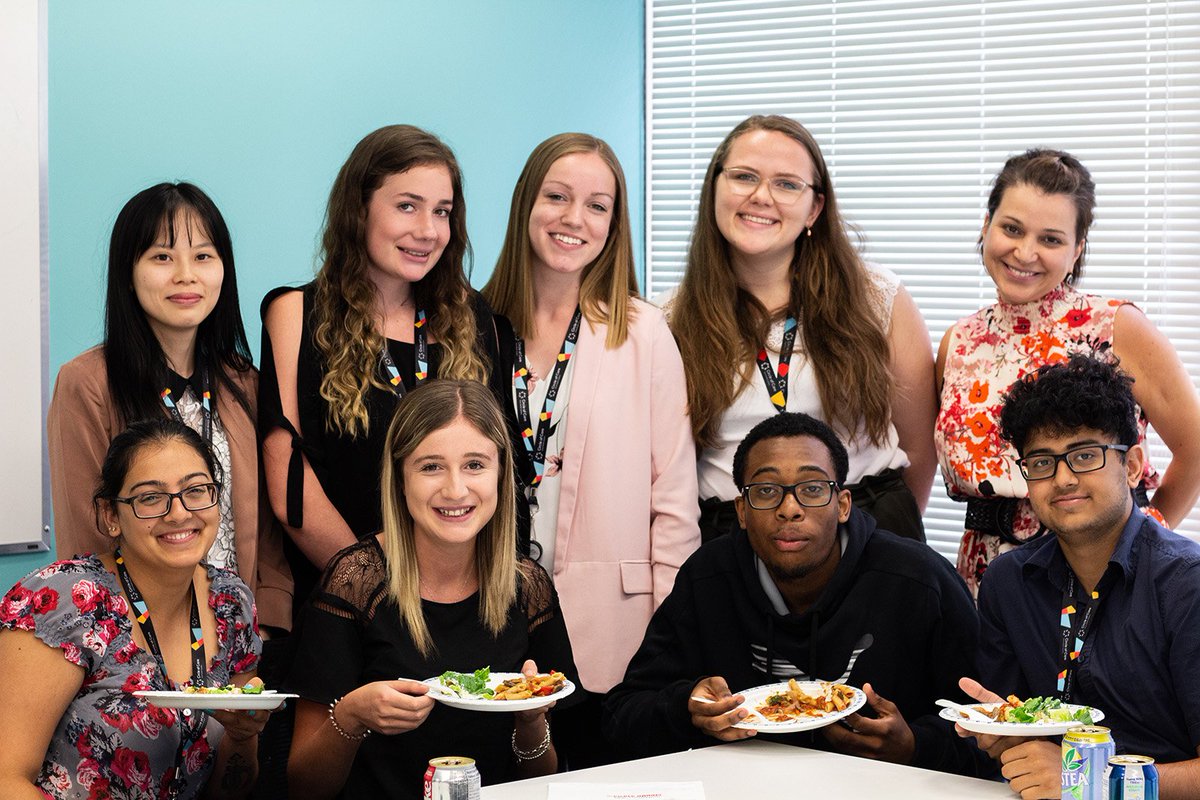 CircleofCareOnt's tweet photo. Today, our #summerstudents were treated to lunch with our VP, Client Services Lara De Sousa, where they had the opportunity to tell her about their future goals and ask her questions about her career. #students #workexperience https://t.co/I7JVA6W8zC