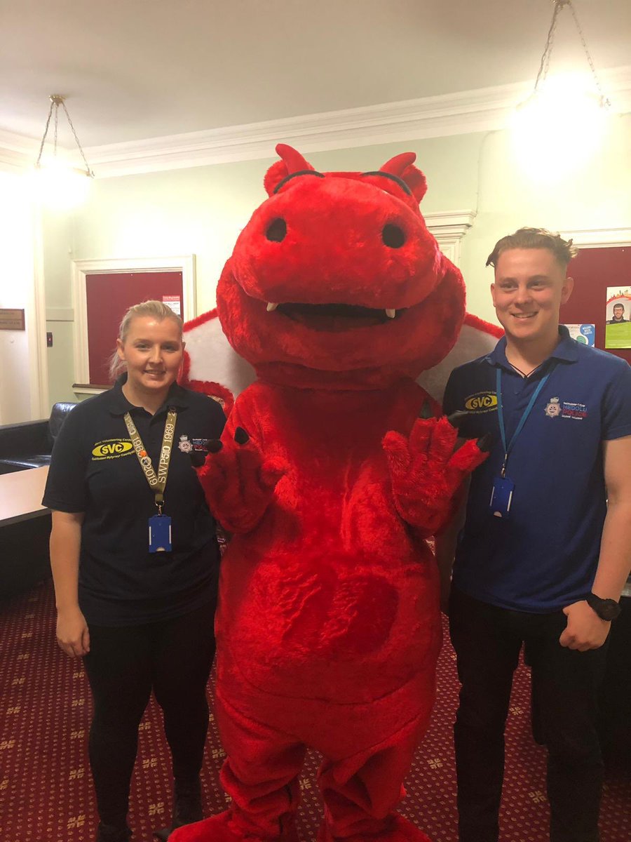 Great to see our @SWPVolunteers working today along with <a href="/CU_Security/">Cardiff Uni Security</a> for <a href="/cardiffuni/">Cardiff University</a> Graduation 🎓 👏🏻
Not forgetting the real star ⭐️ of the show <a href="/Dylan_theDragon/">Dylan</a> ☺️
Thanks for giving up your time today to help out #TeamWork <a href="/svcymru/">Skills & Volunteering Cymru (SVC)</a> 
<a href="/AmandaJCoffey/">Amanda Coffey</a>