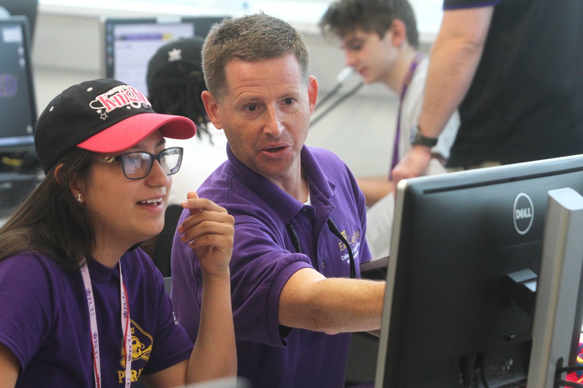 ECUCET's tweet photo. Last #ecuorientation session for @ecucet. Next stop, fall semester 2019. #piratenation #ecutransitions Thanks #ecu23 students Helena Kirk, Shaquez McNair, Isabel Sanchez and Michael Morris. https://t.co/qKlwv2Bx8a