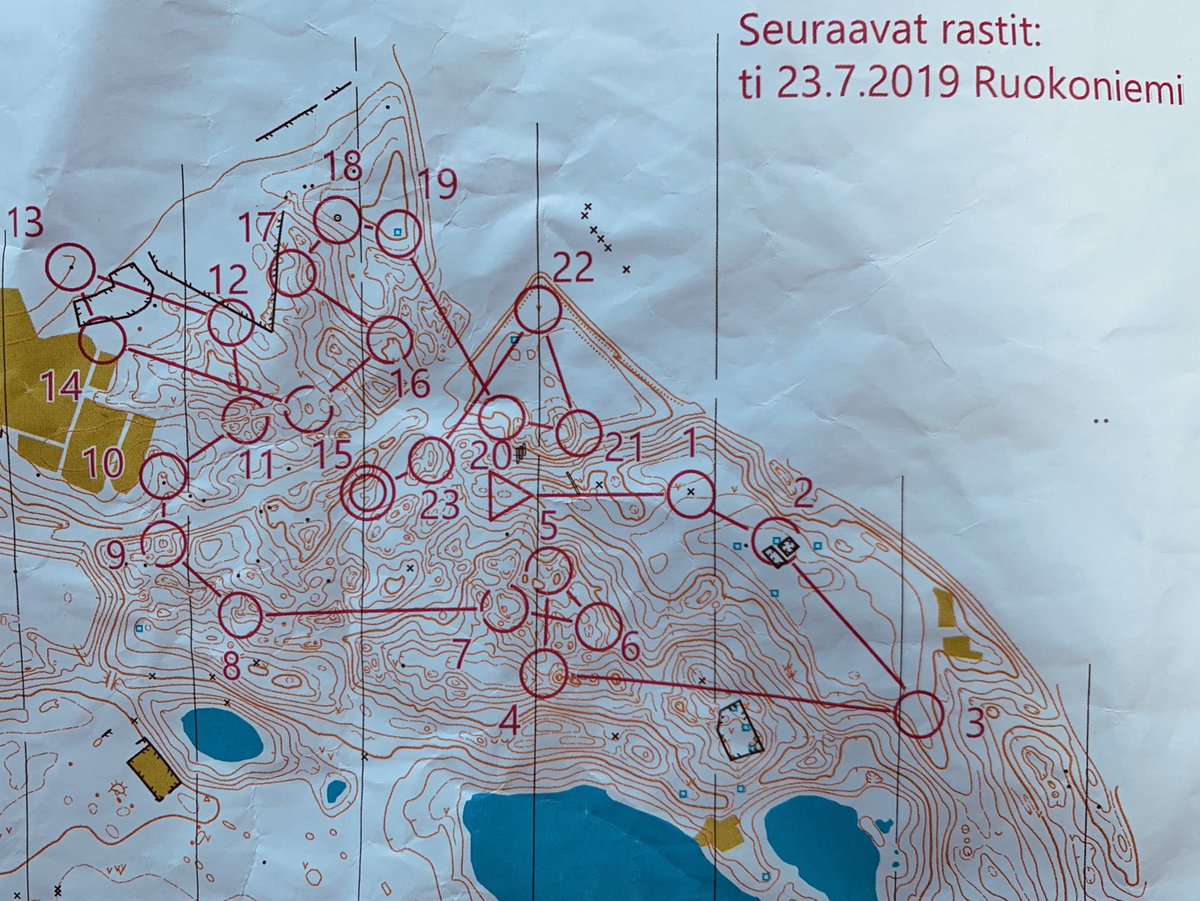 Vähän vähemmän värejä ja tuttuakin tutumpi maasto tarjoaa taas haasteita. Kiitos loistotreenistä <a href="/SiilinRasti/">Siilin Rasti</a> !!
#Suunnistus #siira4ever #pataski