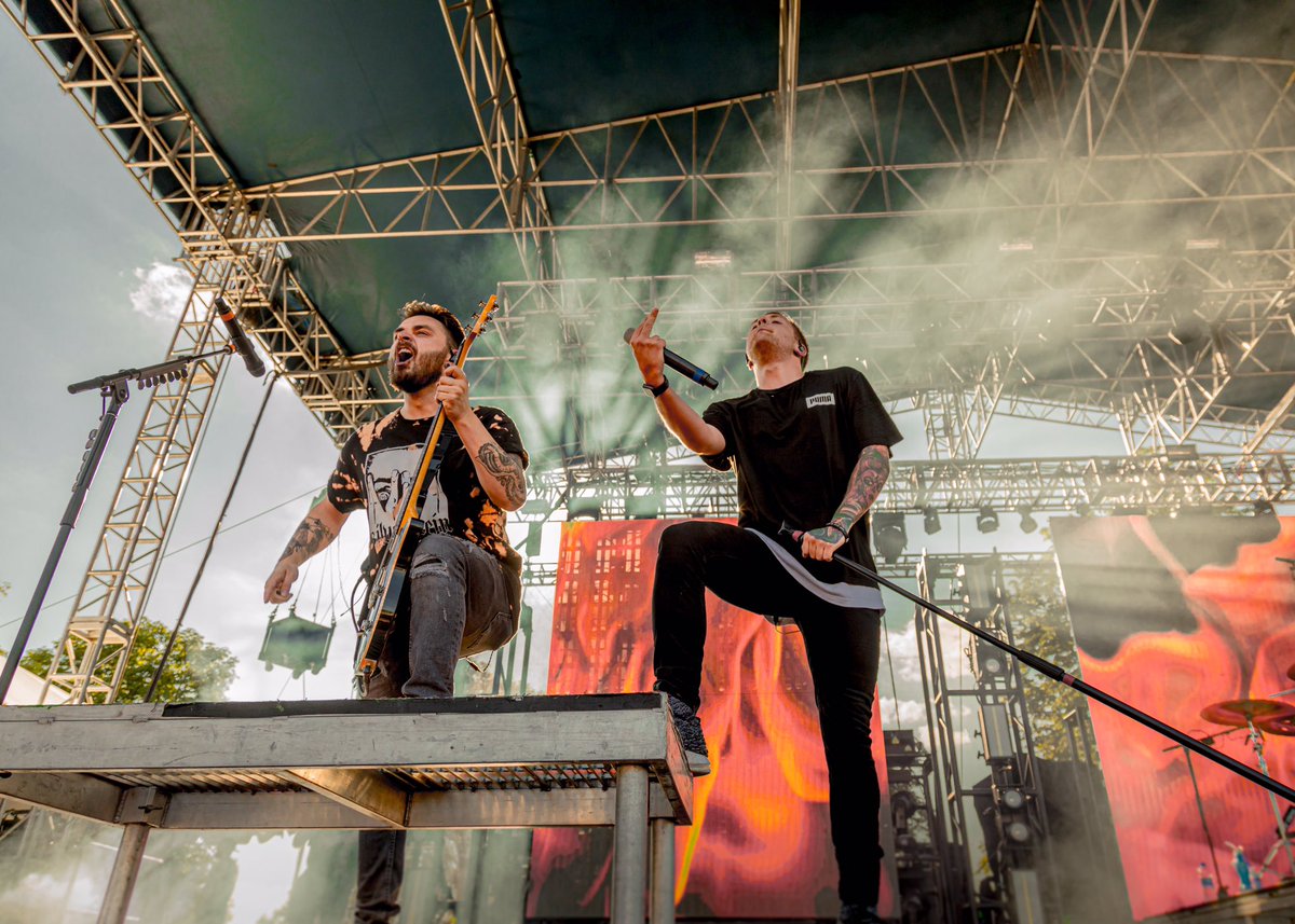 IPrevailBand's tweet photo. Burn it all down, burn it all down.
📸:@Kurt_Mackey https://t.co/lPLCAhbUdq