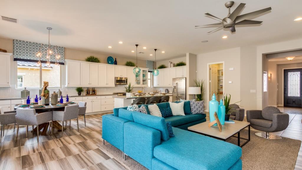 Ready to make your move to the #Phoenix area? Browse our #beautiful move-in ready homes: fal.cn/32Xf7