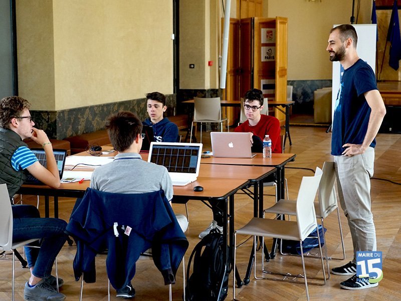 Philippe_Goujon's tweet image. 💻 2eme édition du #SummerCodingCamp que nous organisons à la @mairie15 !
✅ 200 jeunes de 16 à 24 ans formés gratuitement au code et à la programmation robotique par des spécialistes. Ils participeront également à une journée d'immersion en entreprise.
#Le15emepourvous